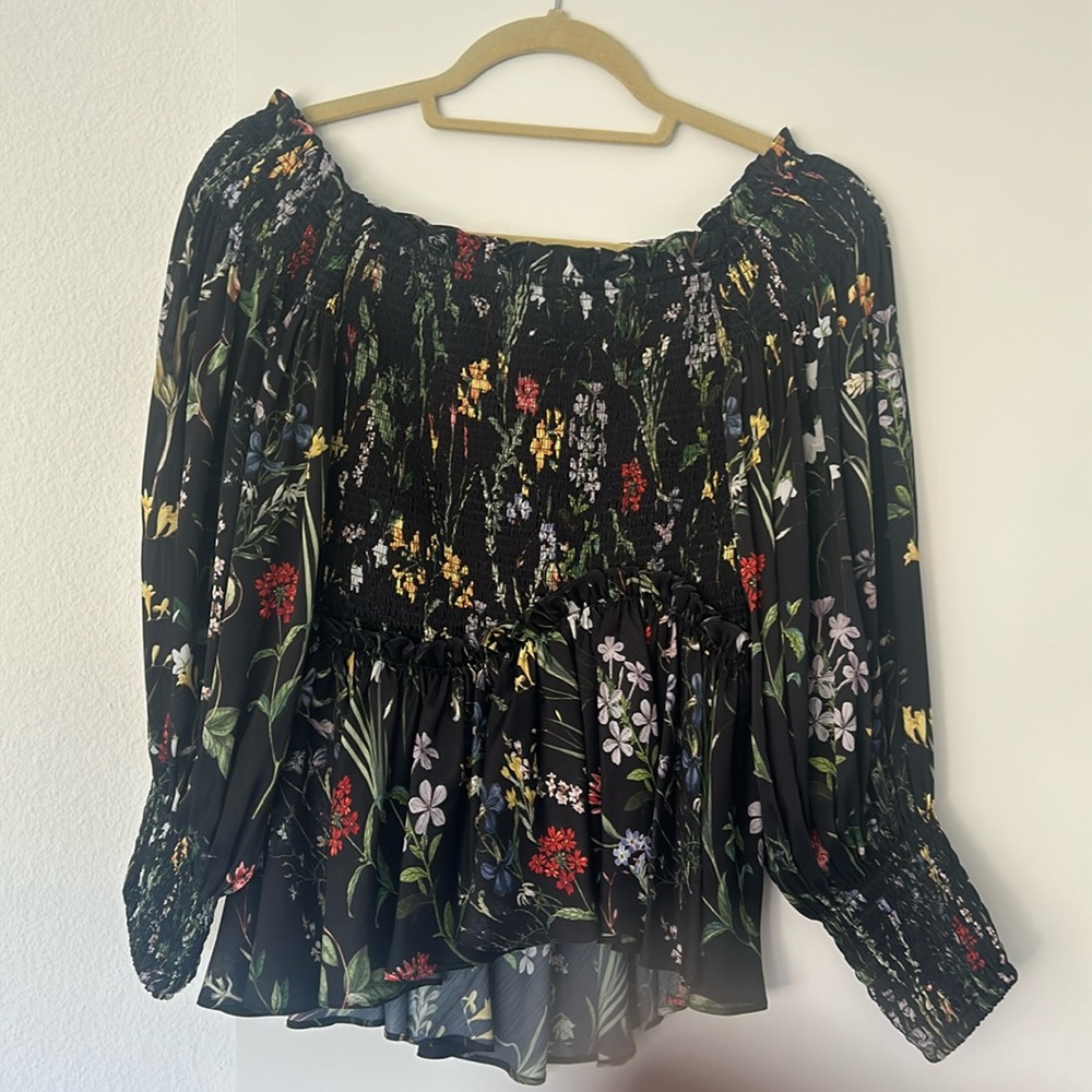 Alexis off shoulder top M poly